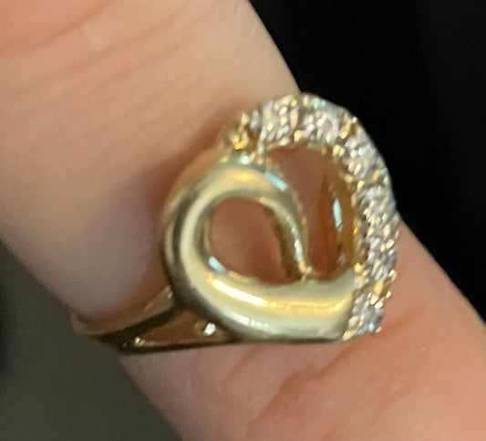 14kt Gold & Diamond Heart Shaped Ring